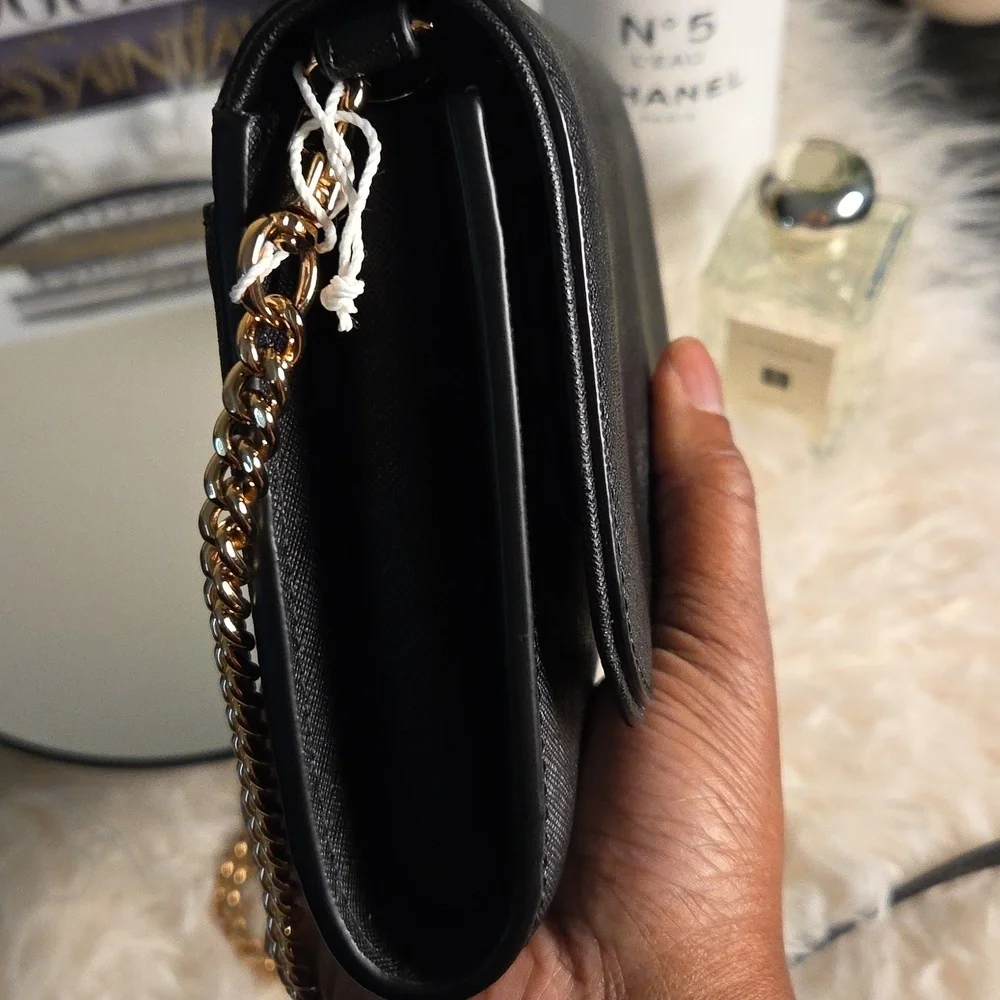 Tory Burch NWTs Emerson Chain Wallet